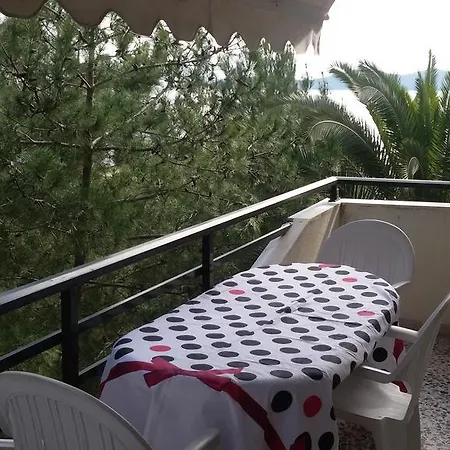 Appartement Large Near The