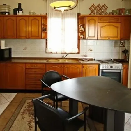 Apartment Large Near The *