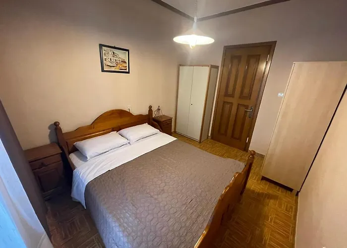 Large Near The 公寓